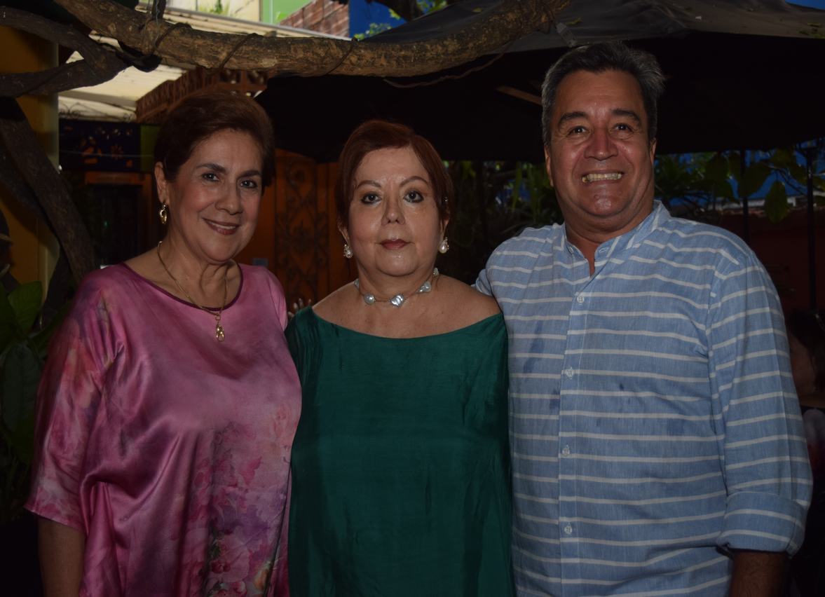 María Cristina de Miranda, Leonora Oliveros y Carlos Francisco Castañeda.